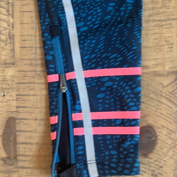New Balance Leggings w/ Zipper Ankles - Picture 6 of 11